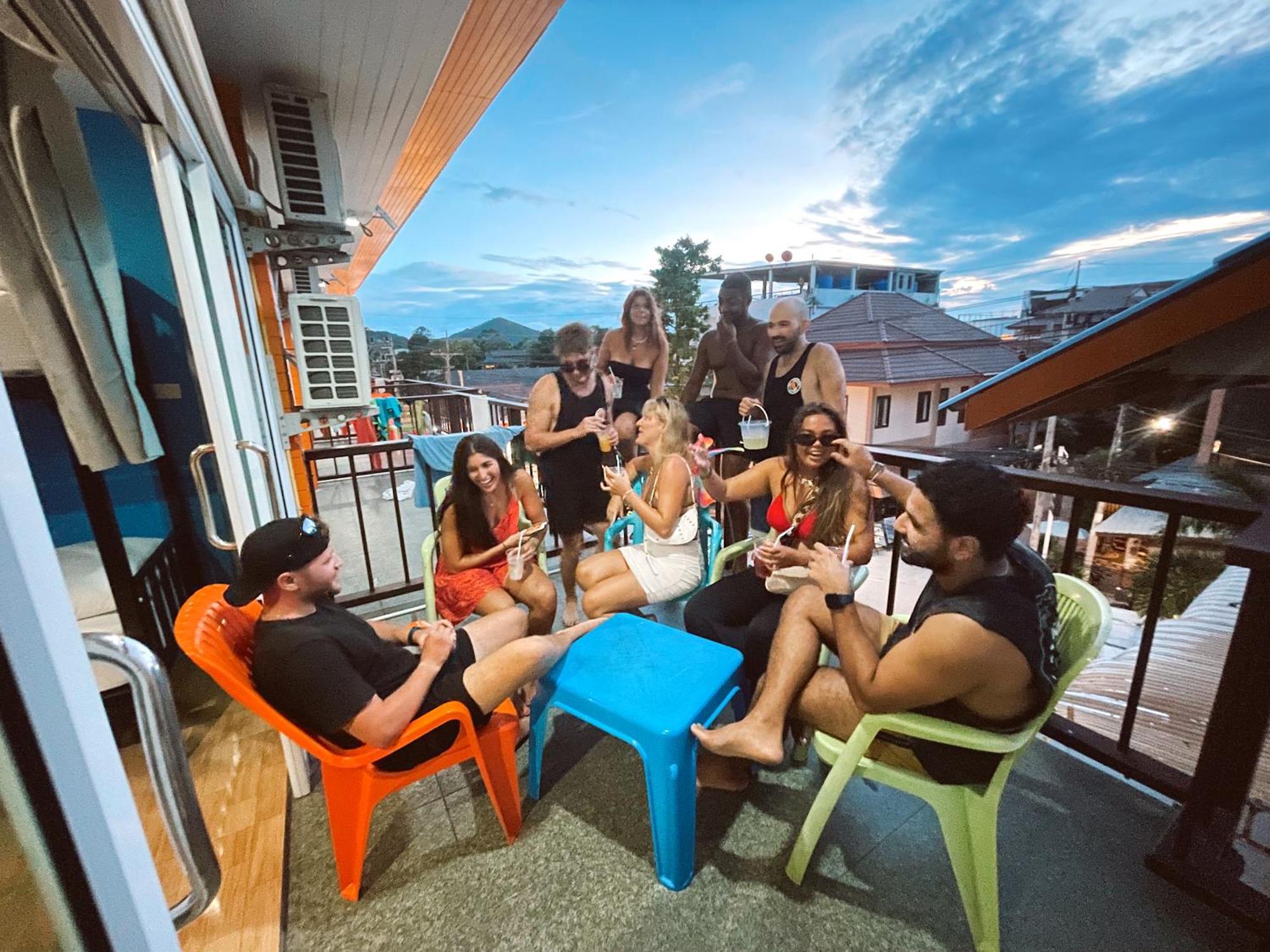 Revolution Koh Tao Hostel Exterior photo